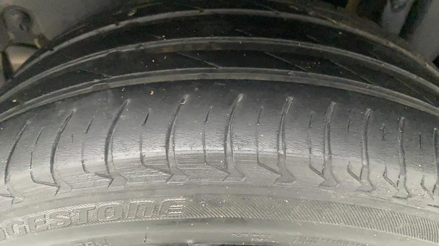 2017 Maruti Swift VDI, Diesel, Manual, 63,049 km, Left Rear Tyre Tread