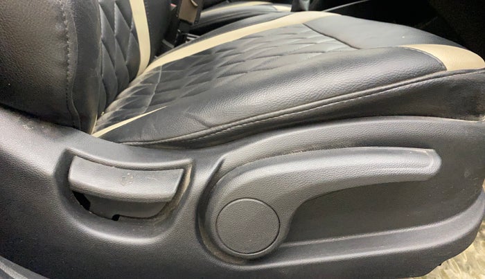 2019 Hyundai Elite i20 ASTA 1.2 (O), Petrol, Manual, 90,928 km, Driver Side Adjustment Panel