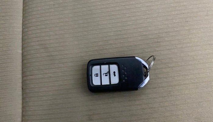 2017 Honda City 1.5L I-VTE V CVT, Petrol, Automatic, 28,323 km, Key Close Up