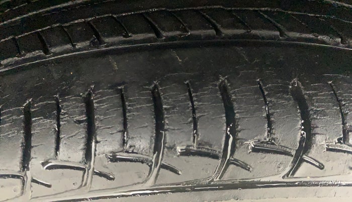 2018 Hyundai Elite i20 ASTA 1.2  CVT, Petrol, Automatic, 22,969 km, Left Front Tyre Tread