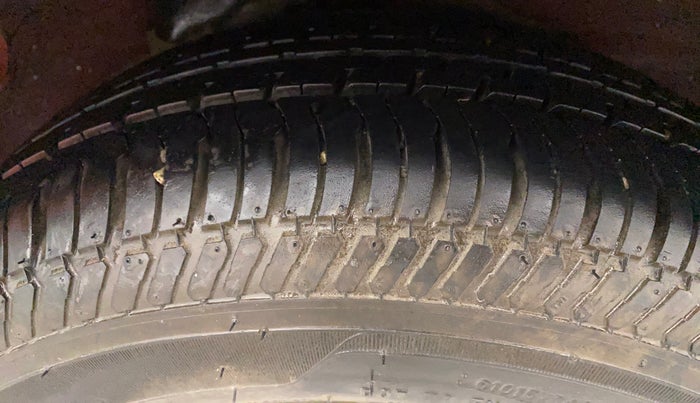 2013 Hyundai i10 MAGNA 1.2, Petrol, Manual, 31,961 km, Left Rear Tyre Tread