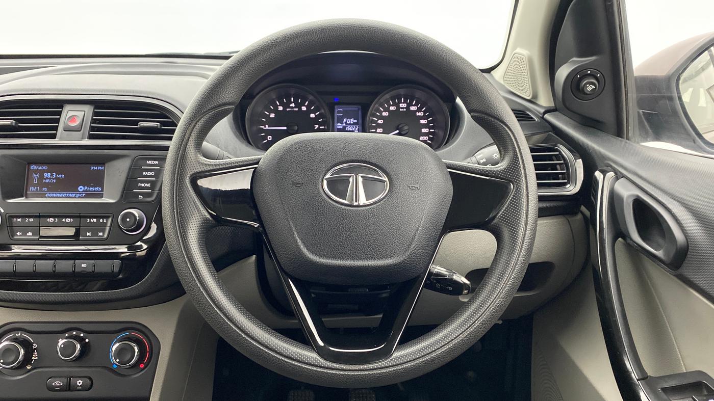 2018 Tata Tiago XT 1.2 REVOTRON, Petrol, Manual, 15,133 km, Steering Wheel Close Up