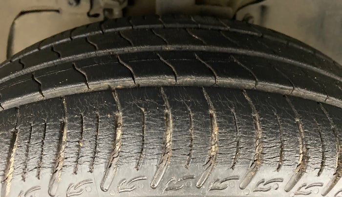 2018 Tata Tiago XT 1.2 REVOTRON, Petrol, Manual, 15,133 km, Left Front Tyre Tread