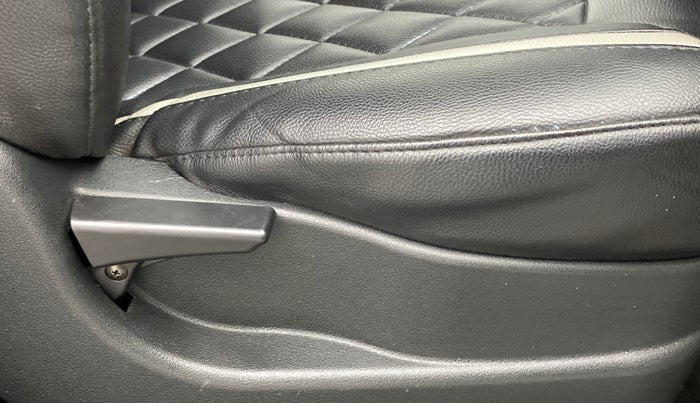 2018 Tata Tiago XT 1.2 REVOTRON, Petrol, Manual, 15,133 km, Driver Side Adjustment Panel