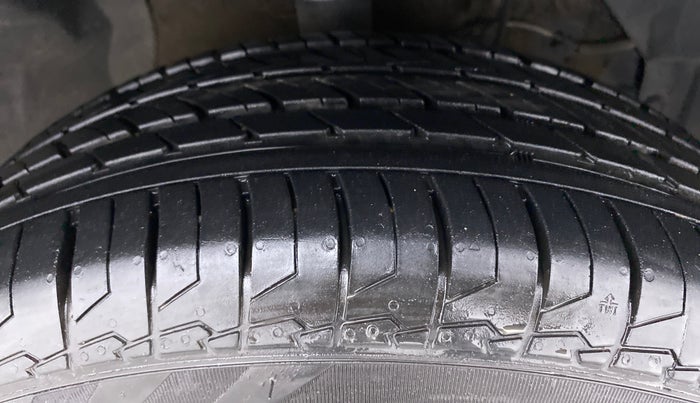 2022 Maruti S Cross ZETA SHVS PETROL, Petrol, Manual, 7,584 km, Right Front Tyre Tread