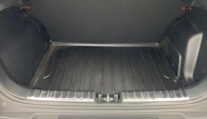 2024 KIA SONET HTK PLUS 1.2 PETROL MT, Petrol, Manual, 8,915 km, Boot Inside