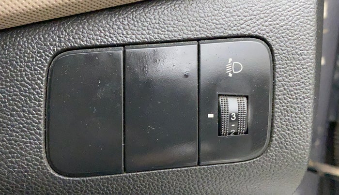2013 Hyundai Grand i10 SPORTZ 1.2 KAPPA VTVT, Petrol, Manual, 90,972 km, Dashboard - Headlight height adjustment not working
