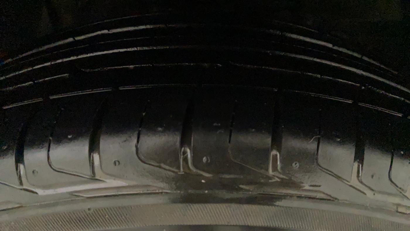 2022 Tata NEXON XZ PLUS PETROL SUNROOF, Petrol, Manual, 35,275 km, Right Front Tyre Tread