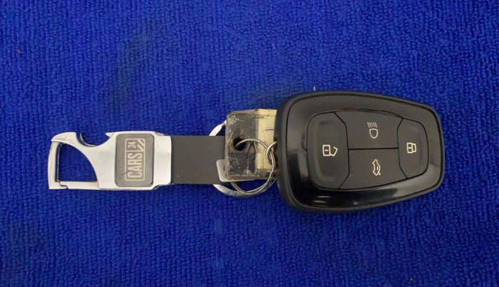2022 Tata NEXON XZ PLUS PETROL SUNROOF, Petrol, Manual, 35,275 km, Key Close Up