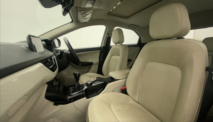 2022 Tata NEXON XZ PLUS PETROL SUNROOF, Petrol, Manual, 35,275 km, Right Side Front Door Cabin