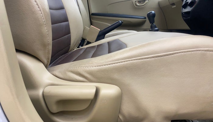 2015 Honda Amaze 1.2L I-VTEC E, Petrol, Manual, 57,026 km, Driver Side Adjustment Panel