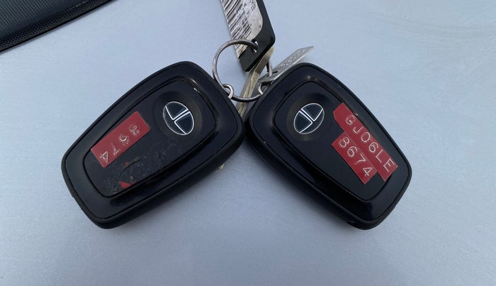 2018 Tata NEXON XZ PLUS DIESEL, Diesel, Manual, 65,328 km, Key Close Up