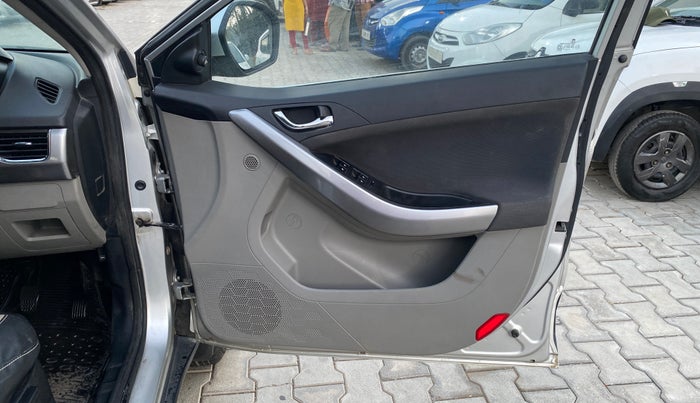 2018 Tata NEXON XZ PLUS DIESEL, Diesel, Manual, 65,328 km, Driver Side Door Panels Control