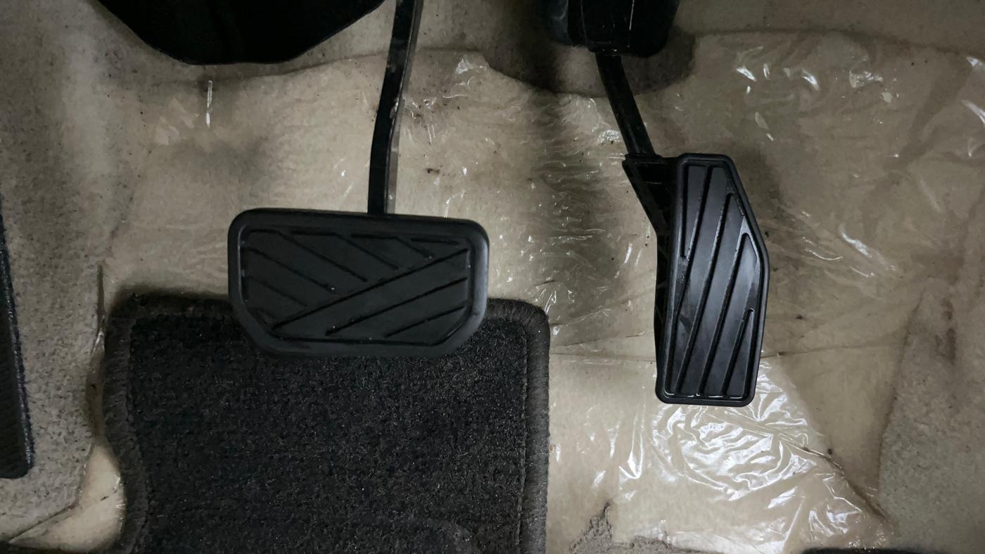 2019 Maruti Ertiga ZXI AT SHVS, Petrol, Automatic, 37,019 km, Pedals
