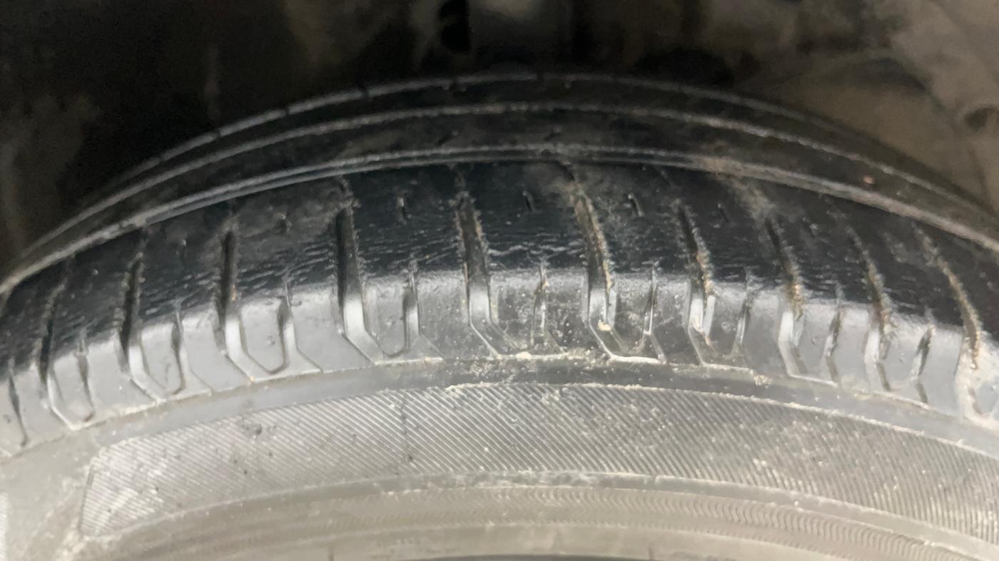 2019 Maruti Ertiga ZXI AT SHVS, Petrol, Automatic, 37,019 km, Right Front Tyre Tread