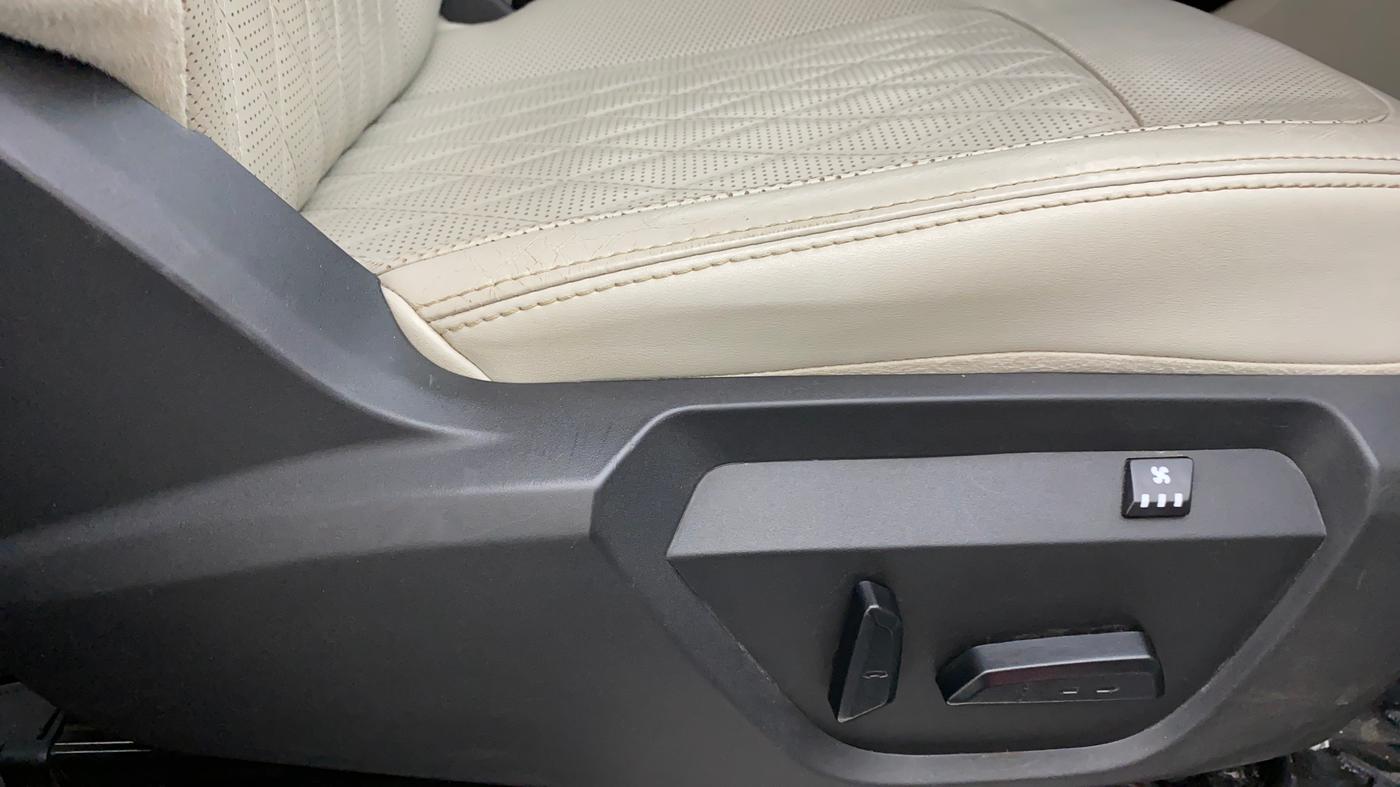 2022 Tata Safari XZA PLUS GOLD, Diesel, Automatic, 48,686 km, Driver Side Adjustment Panel