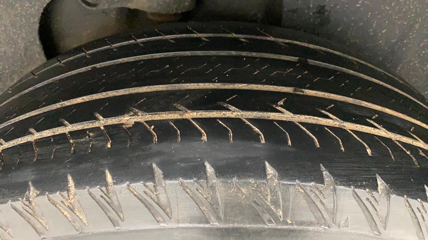 2022 Tata Safari XZA PLUS GOLD, Diesel, Automatic, 48,686 km, Left Rear Tyre Tread