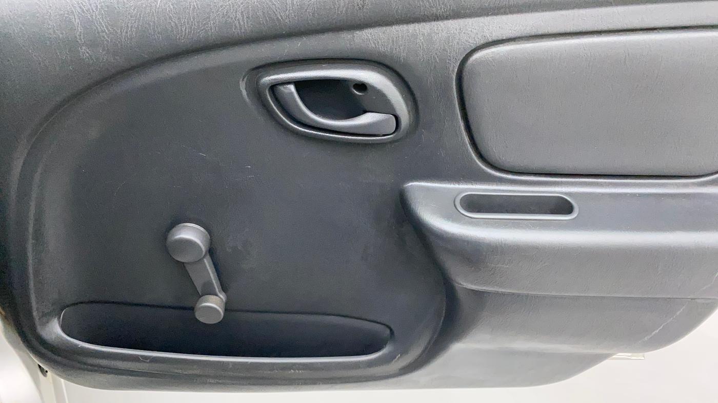 2011 Maruti Alto LXI, Petrol, Manual, 24,840 km, Driver Side Door Panels Control