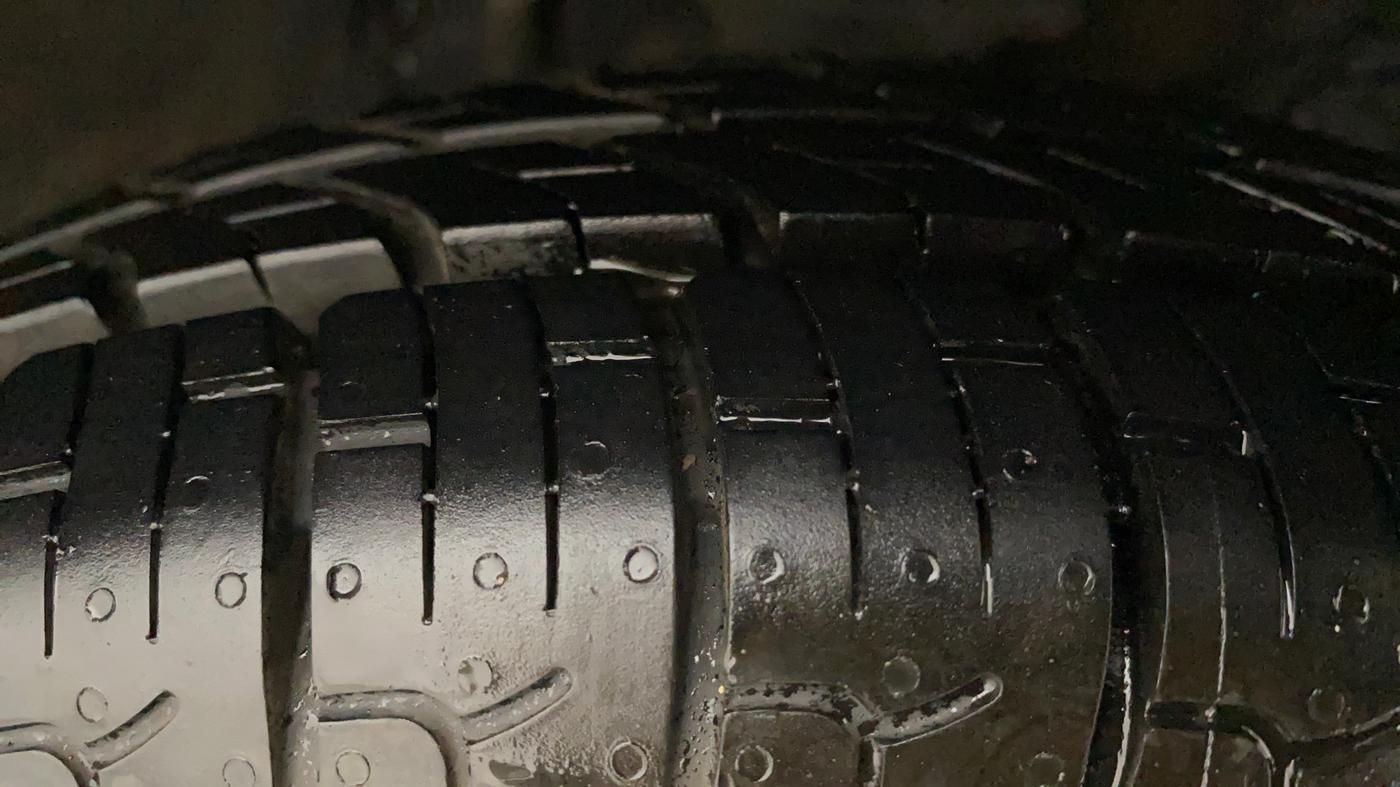 2011 Maruti Alto LXI, Petrol, Manual, 24,840 km, Right Front Tyre Tread