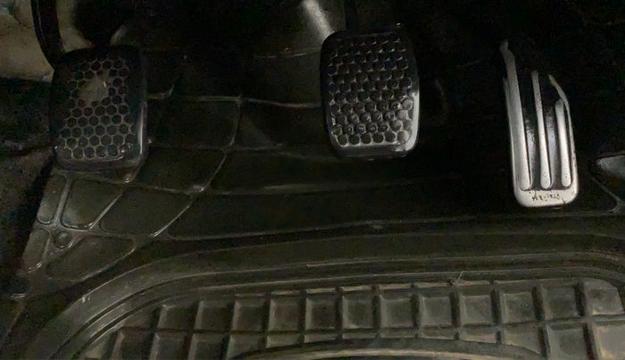 2014 Maruti Alto 800 LXI CNG, CNG, Manual, 1,23,091 km, Pedals