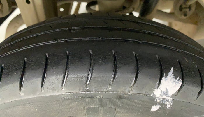 2014 Maruti Alto 800 LXI CNG, CNG, Manual, 1,23,091 km, Right Rear Tyre Tread