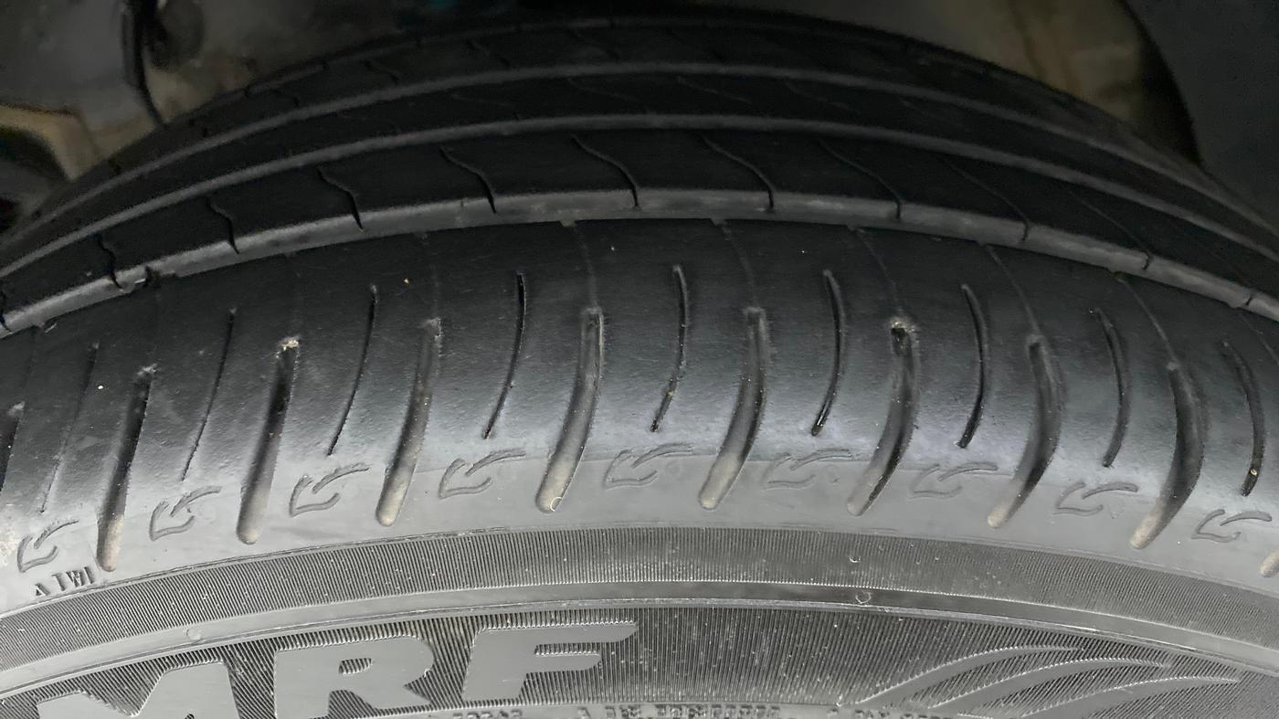 2021 Mahindra XUV300 1.2 W8 OPT, Petrol, Manual, 10,767 km, Left Front Tyre Tread