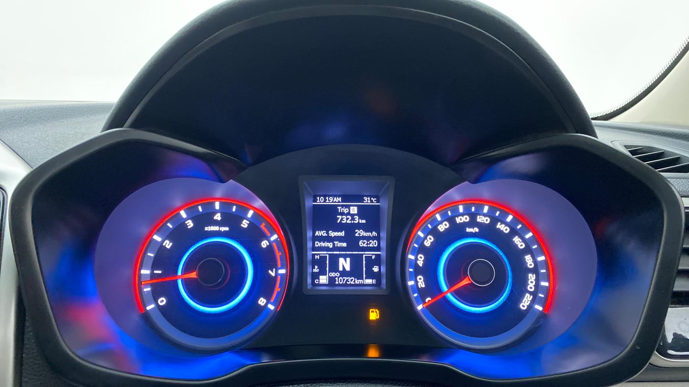 2021 Mahindra XUV300 1.2 W8 OPT, Petrol, Manual, 10,767 km, Odometer Image