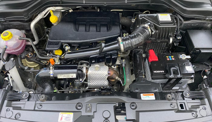 2021 Mahindra XUV300 1.2 W8 OPT, Petrol, Manual, 10,767 km, Open Bonet