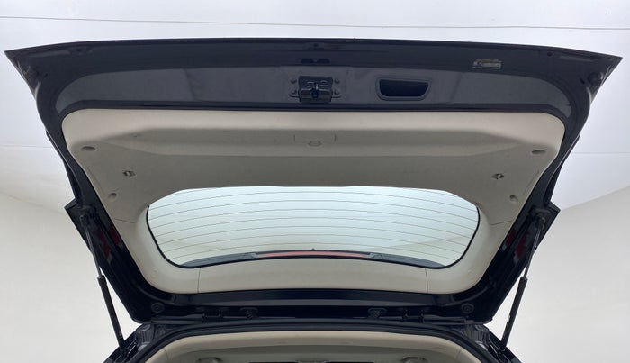 2021 Mahindra XUV300 1.2 W8 OPT, Petrol, Manual, 10,767 km, Boot Door Open