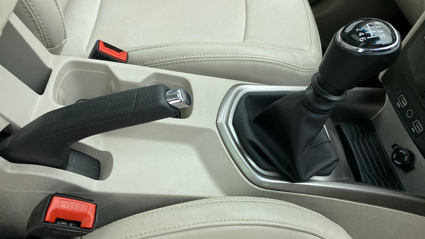 2021 Mahindra XUV300 1.2 W8 OPT, Petrol, Manual, 10,767 km, Gear Lever