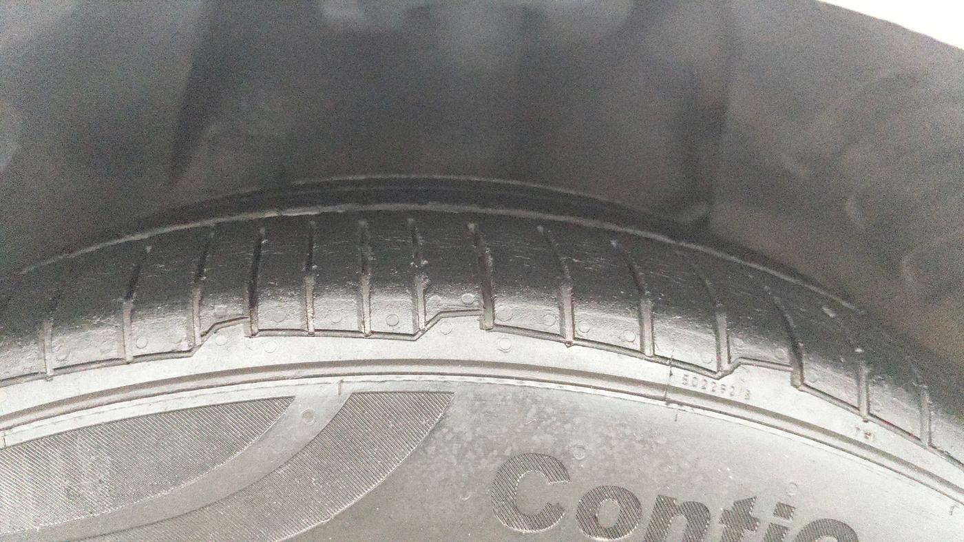 2017 Tata Zest XMS PETROL, Petrol, Manual, 72,663 km, Right Front Tyre Tread