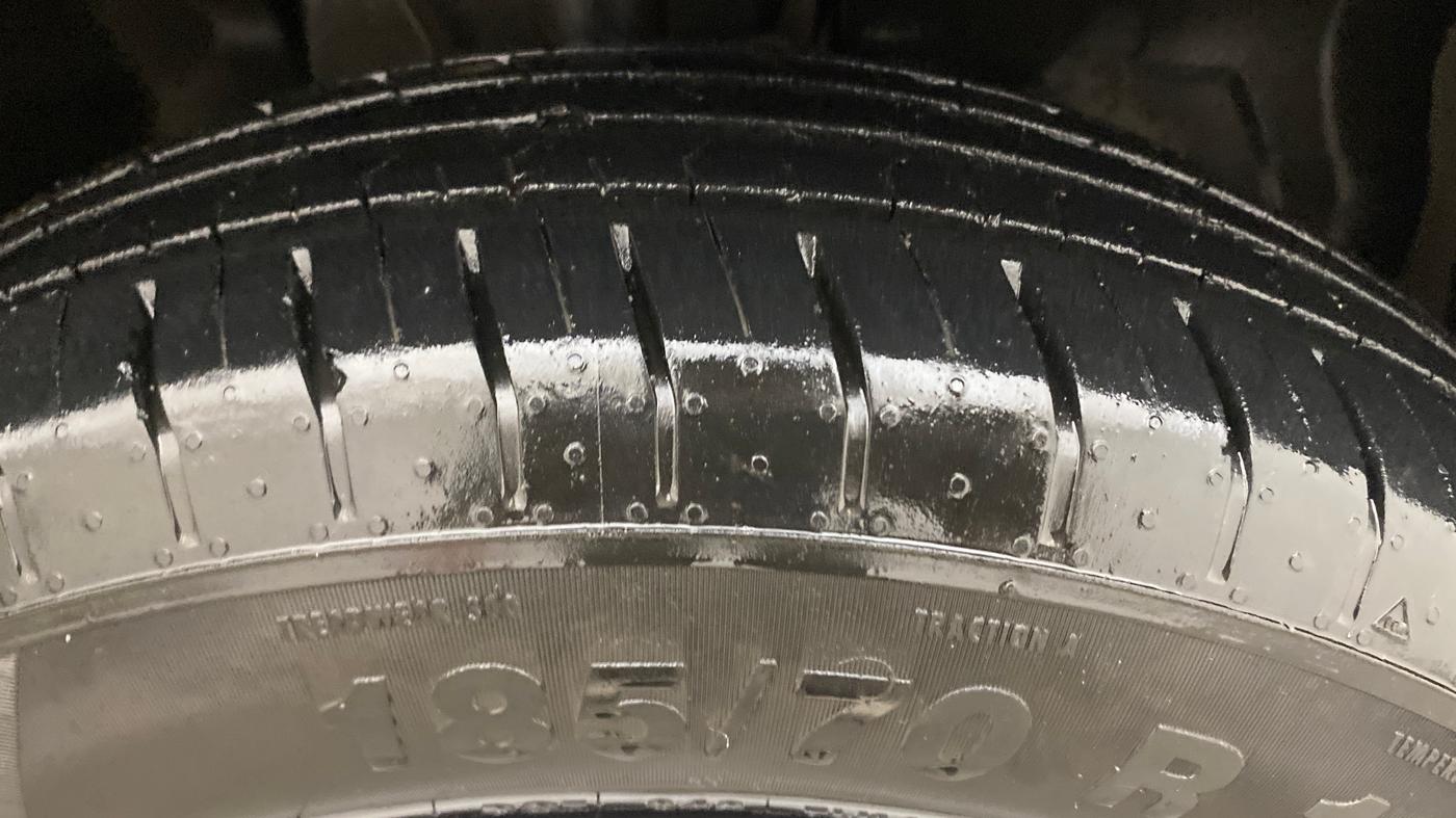 2023 Tata PUNCH ADVENTURE MT, Petrol, Manual, 36,490 km, Right Front Tyre Tread