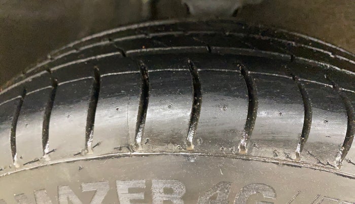 2018 Maruti Alto K10 VXI, Petrol, Manual, 79,156 km, Right Front Tyre Tread