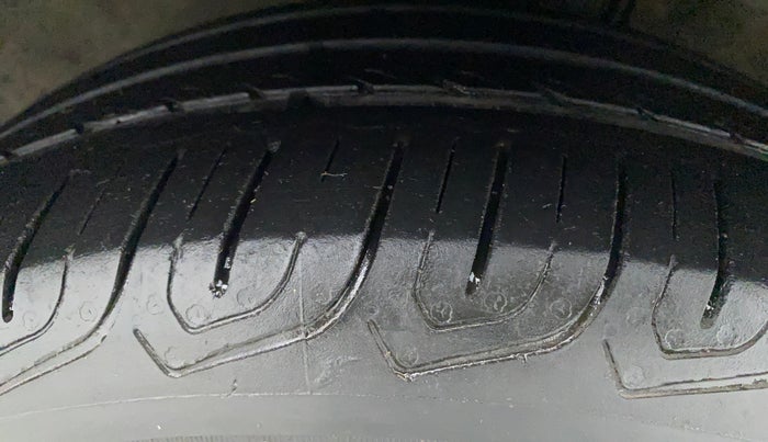 2012 Hyundai i20 SPORTZ 1.2, Petrol, Manual, 81,496 km, Right Front Tyre Tread
