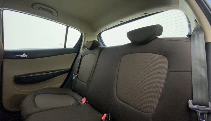 2012 Hyundai i20 SPORTZ 1.2, Petrol, Manual, 81,496 km, Right Side Rear Door Cabin