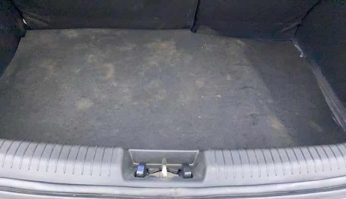 2012 Hyundai i20 SPORTZ 1.2, Petrol, Manual, 81,496 km, Boot Inside