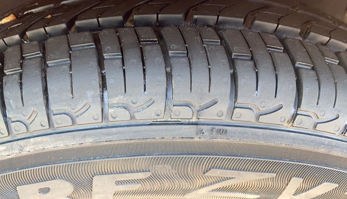 2012 Hyundai i10 SPORTZ 1.2 AT, Petrol, Automatic, 32,816 km, Right Front Tyre Tread