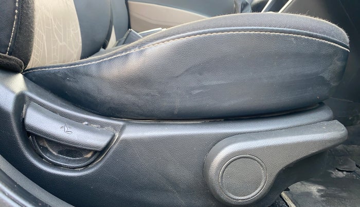 2018 Hyundai Grand i10 ASTA 1.2 KAPPA VTVT, Petrol, Manual, 34,002 km, Driver Side Adjustment Panel