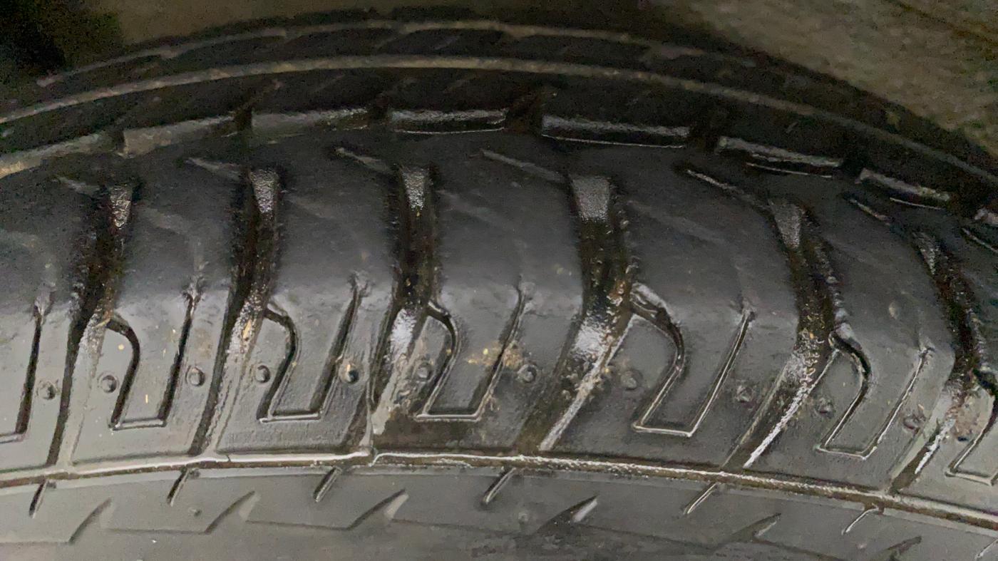 2014 Maruti Wagon R 1.0 LXI CNG, CNG, Manual, 58,461 km, Right Front Tyre Tread