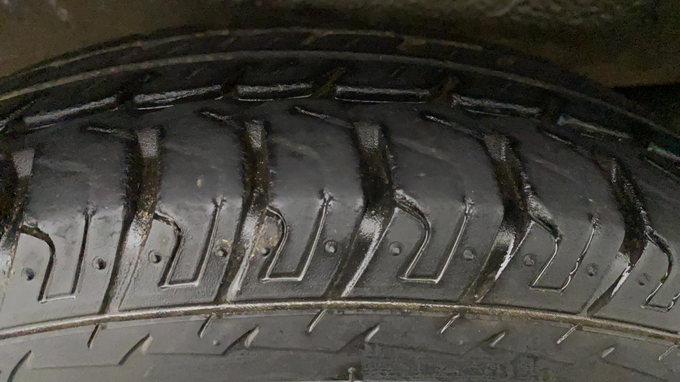 2014 Maruti Wagon R 1.0 LXI CNG, CNG, Manual, 58,461 km, Left Front Tyre Tread