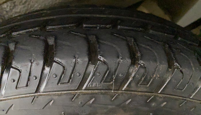2014 Maruti Wagon R 1.0 LXI CNG, CNG, Manual, 58,461 km, Left Rear Tyre Tread