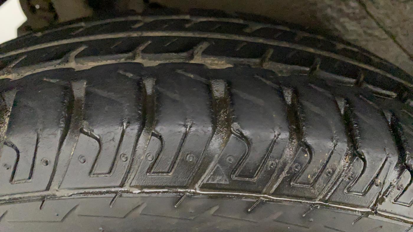 2014 Maruti Wagon R 1.0 LXI CNG, CNG, Manual, 58,461 km, Right Rear Tyre Tread