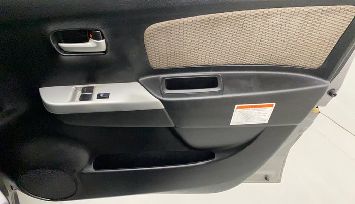 2014 Maruti Wagon R 1.0 LXI CNG, CNG, Manual, 58,461 km, Driver Side Door Panels Control