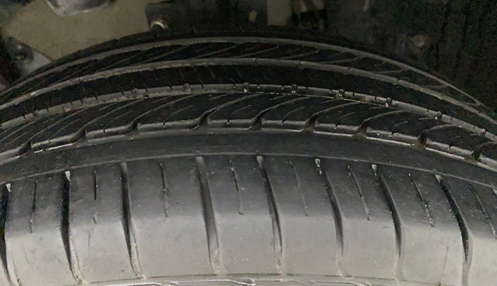 2015 Renault Duster RXL PETROL, Petrol, Manual, 68,478 km, Left Front Tyre Tread
