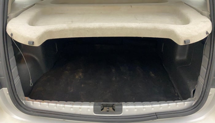 2015 Renault Duster RXL PETROL, Petrol, Manual, 68,478 km, Boot Inside