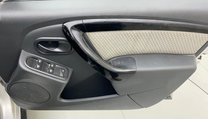 2015 Renault Duster RXL PETROL, Petrol, Manual, 68,478 km, Driver Side Door Panels Control
