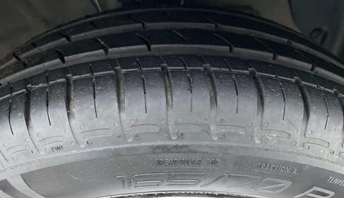2021 Hyundai GRAND I10 NIOS MAGNA 1.2 MT, Petrol, Manual, 10,128 km, Right Front Tyre Tread