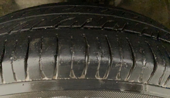 2015 Maruti Wagon R 1.0 LXI CNG, CNG, Manual, 91,823 km, Right Front Tyre Tread