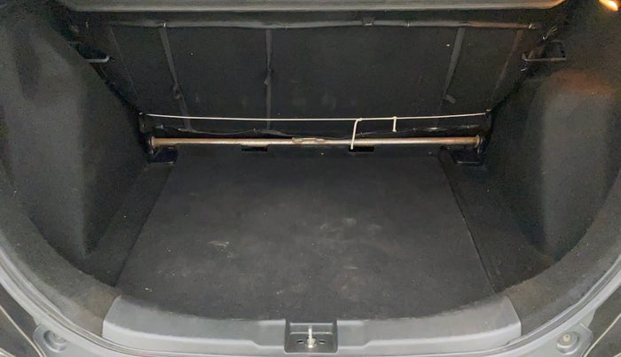 2019 Honda WR-V 1.2 i-VTEC VX MT, Petrol, Manual, 35,696 km, Boot Inside