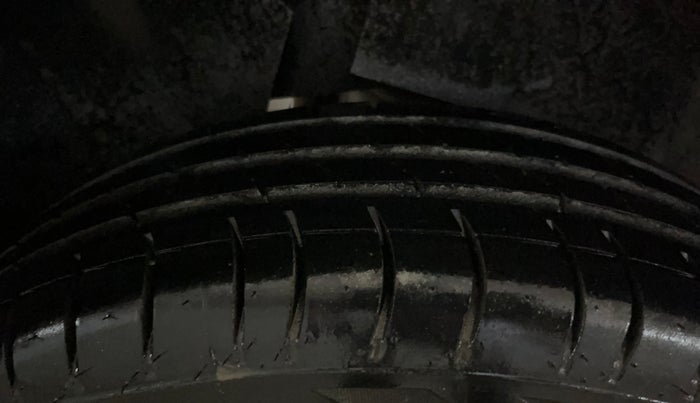 2018 Maruti Eeco 5 STR WITH A/C+HTR, Petrol, Manual, 56,107 km, Right Rear Tyre Tread